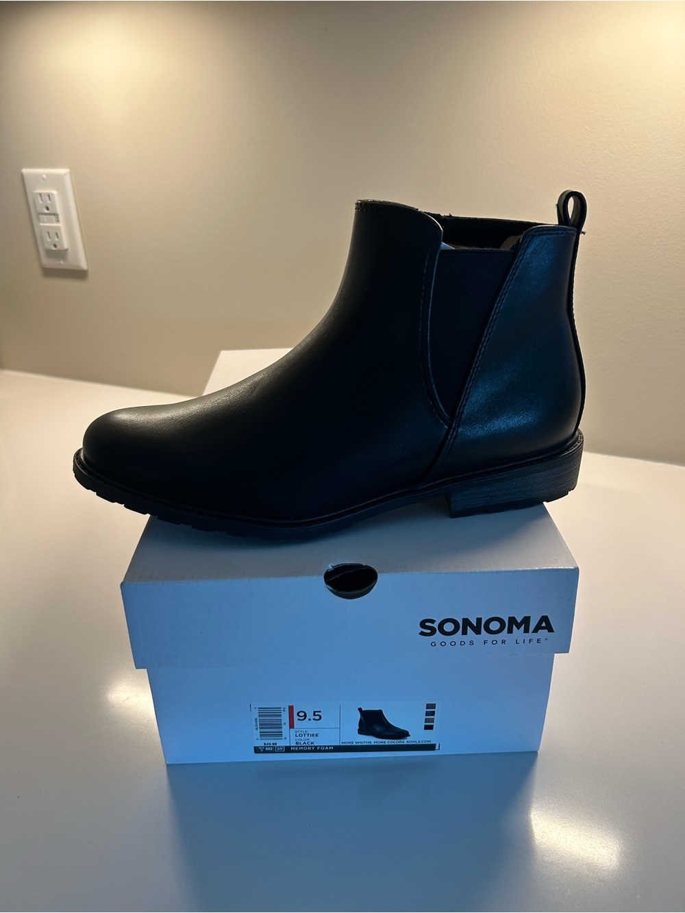 Sonoma Women’s Size 9.5 “Lottiee” Short Black Boot